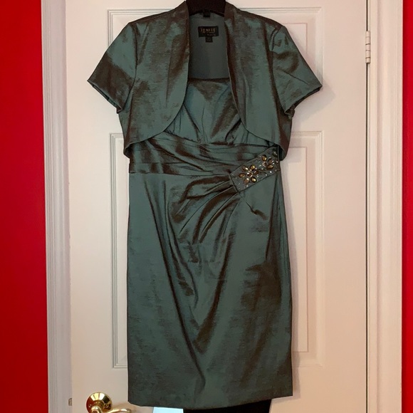 Evening dress - Picture 1 of 10